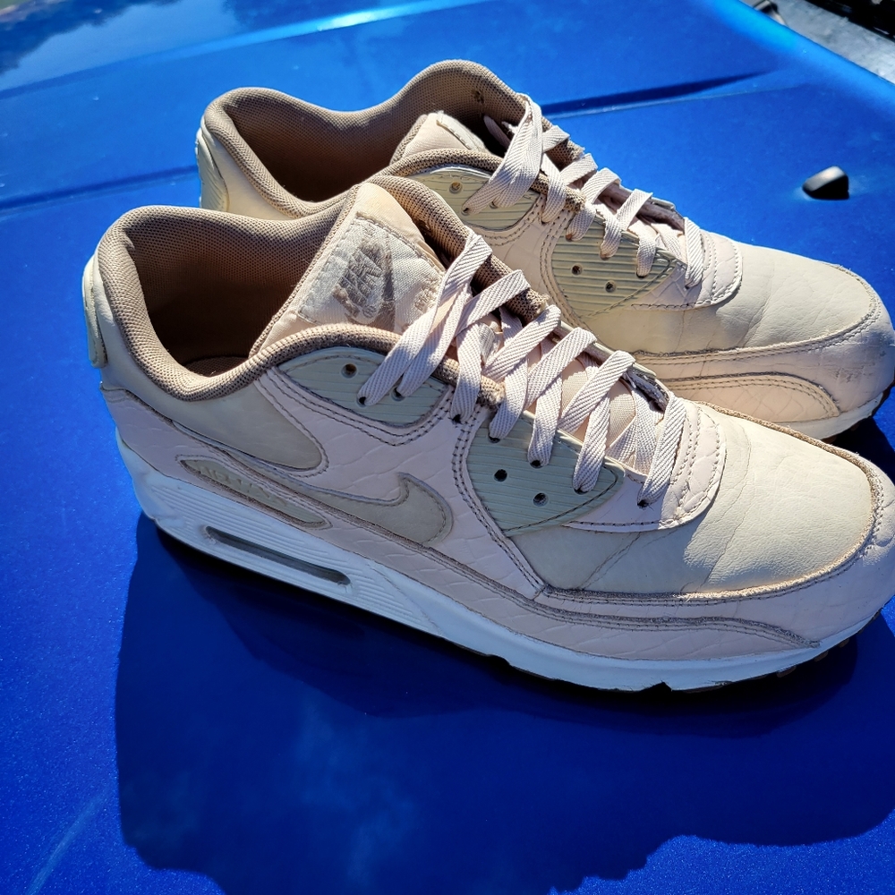 Nike Air Max 90 oatmeal snakeskin women's size 9.5
